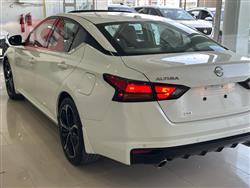 نيسان ألتيما